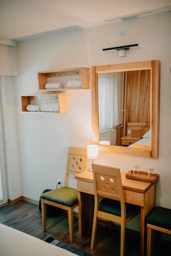 Restoran Sa Prenocistem Gornjak Krepoljin Bagian luar foto