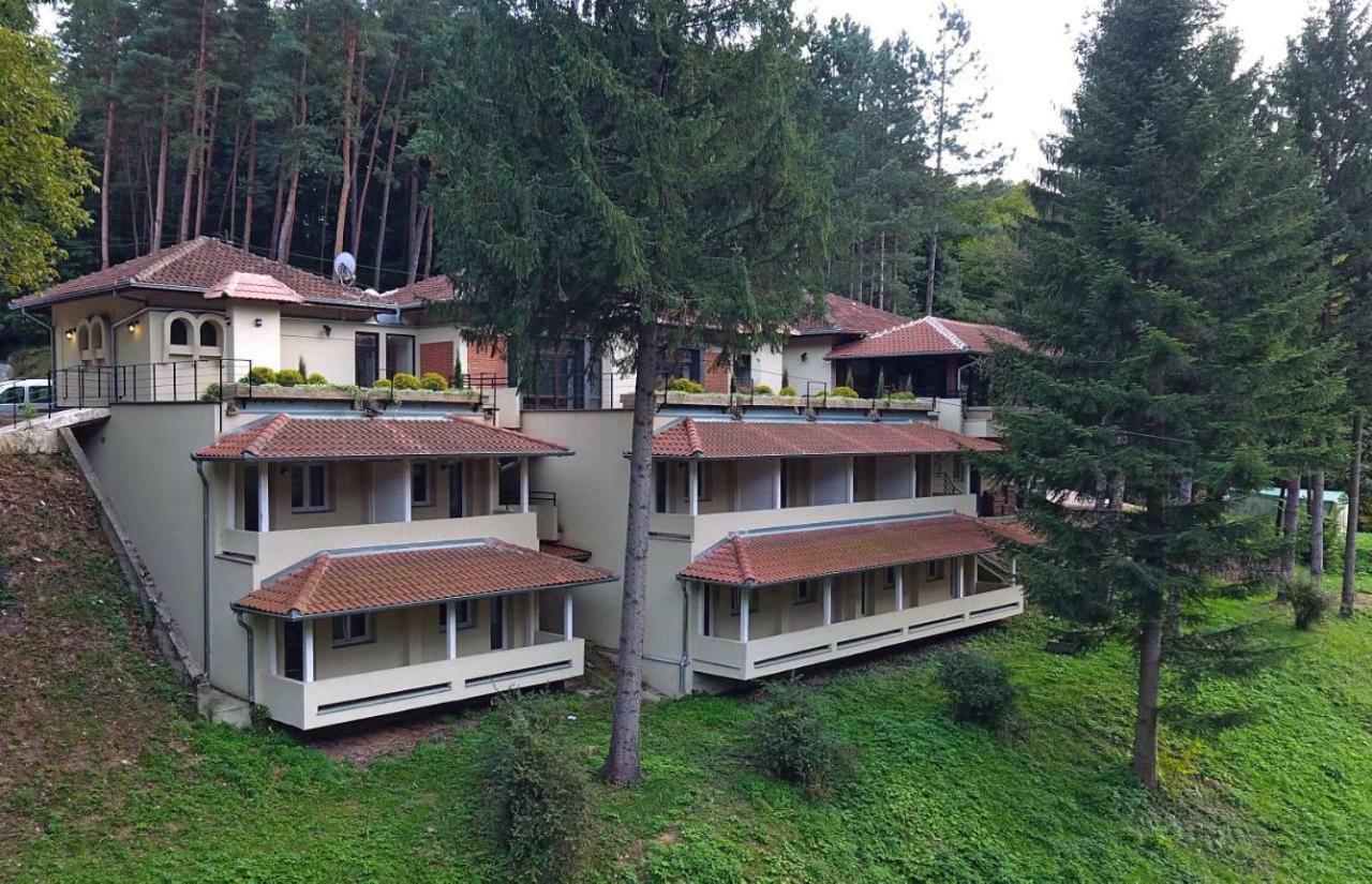 Restoran Sa Prenocistem Gornjak Krepoljin Bagian luar foto